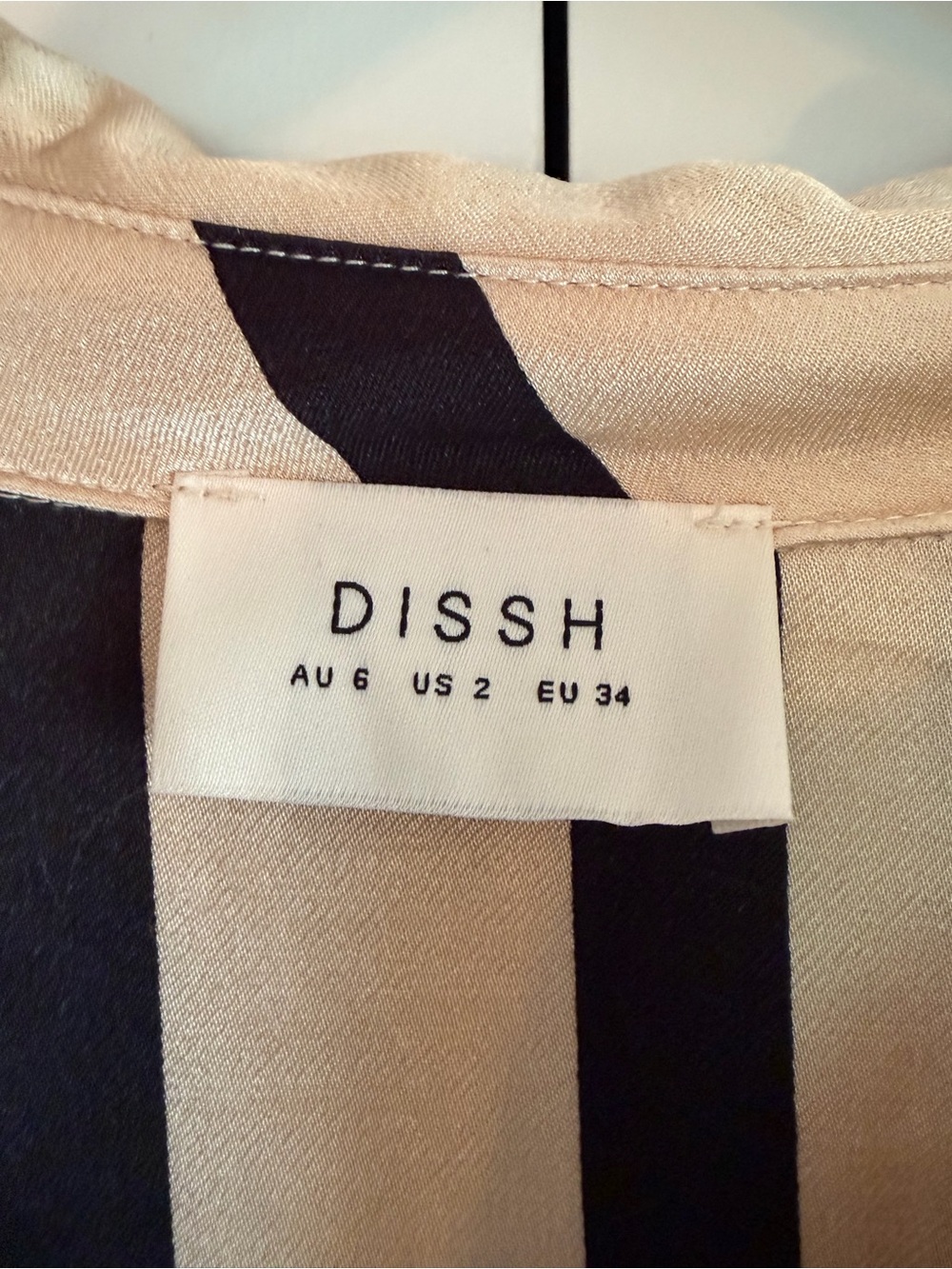DISSH Satin Long Sleeve Button Up Blouse Beige Black Striped Women's Sz 2 - Picture 3 of 9
